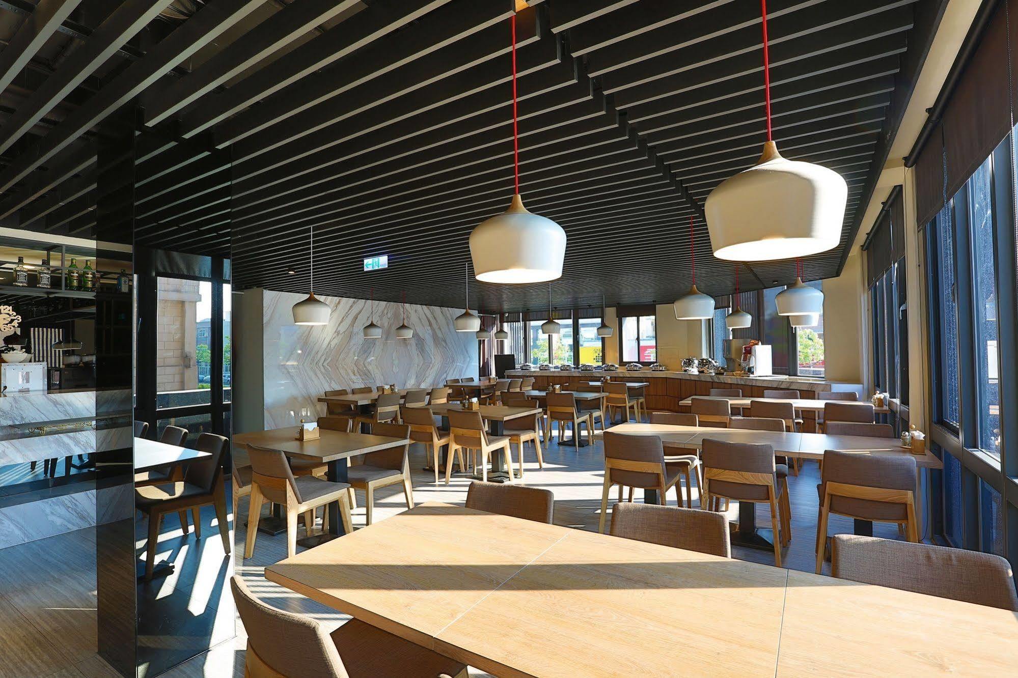 Hunt Champion Hotel Taichung Exterior photo