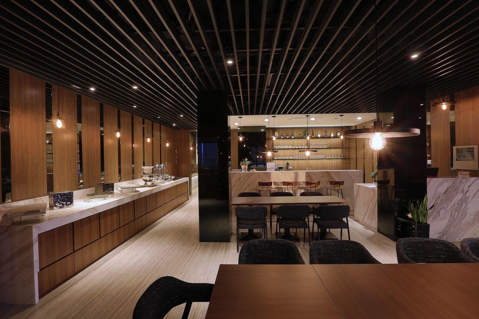 Hunt Champion Hotel Taichung Exterior photo