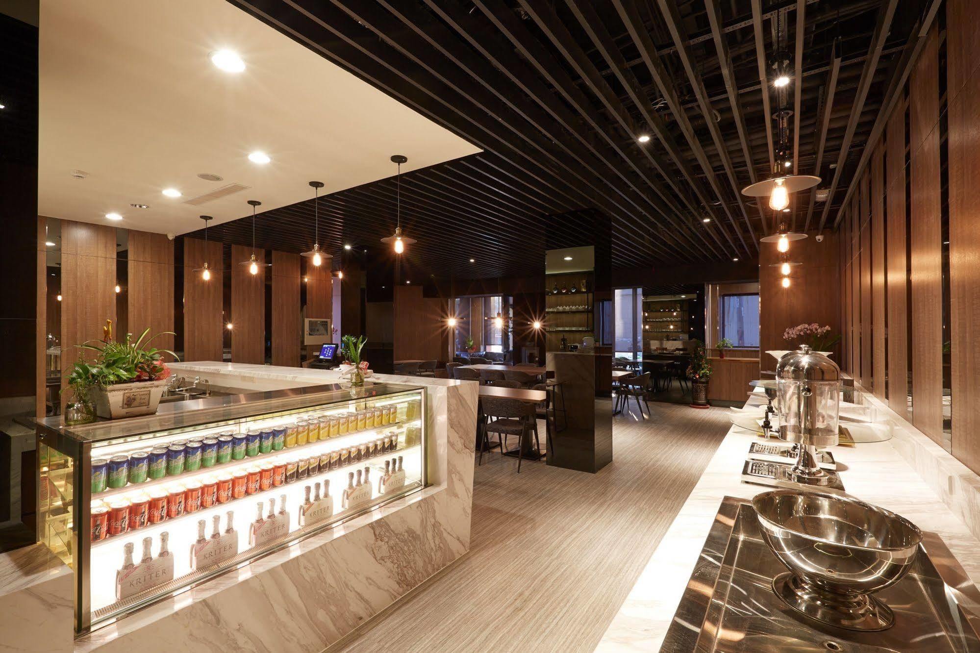 Hunt Champion Hotel Taichung Exterior photo